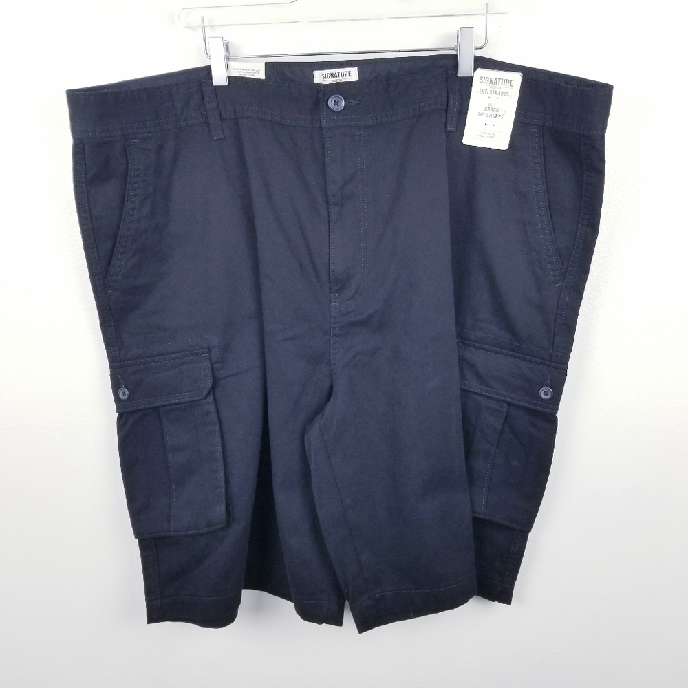Signature Gold by Levi Strauss Black Cargo Shorts NWT size 46